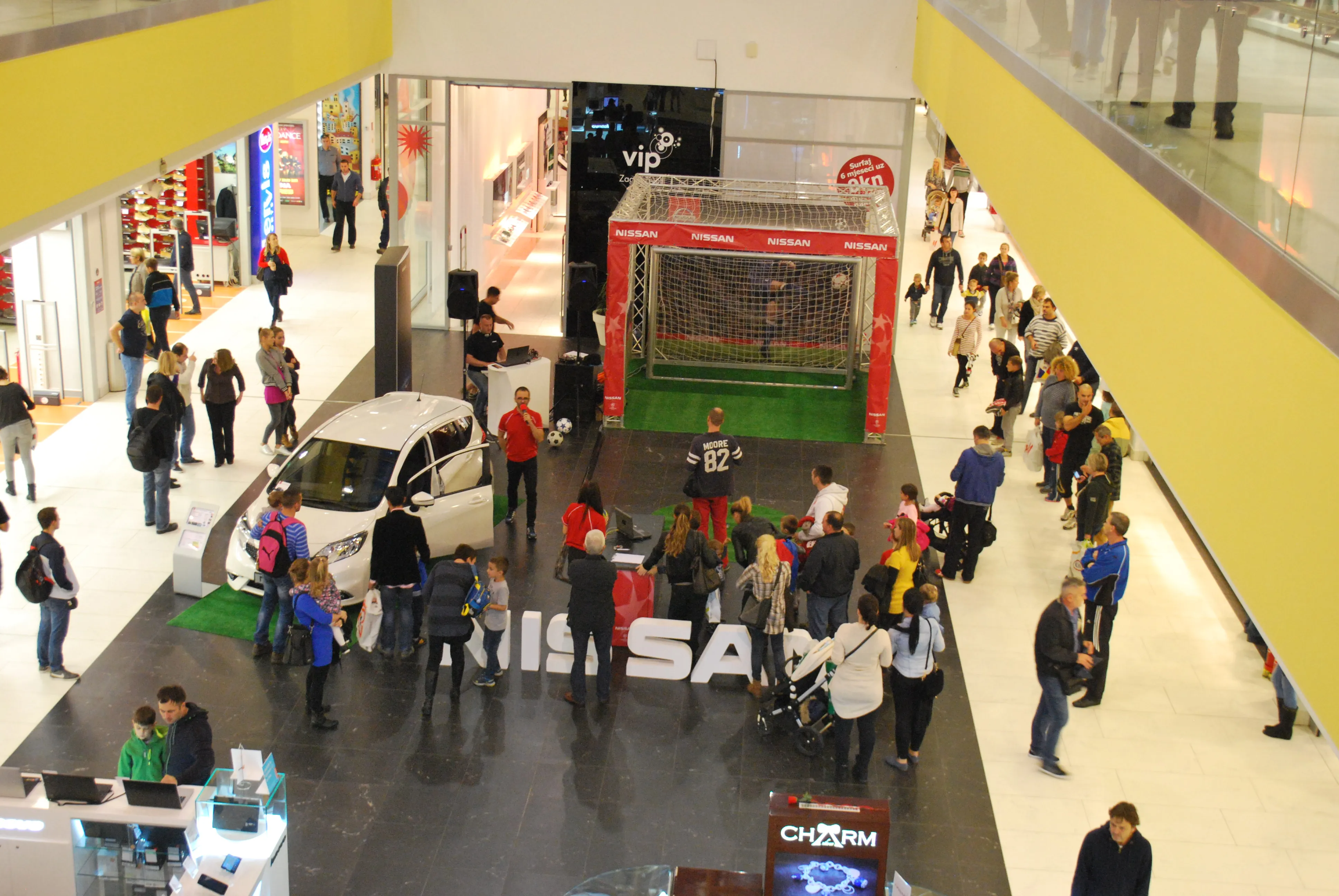11 atrakcja-pilkarska-event-sportowy-centrum-handlowe-nissan.BryIOyAC